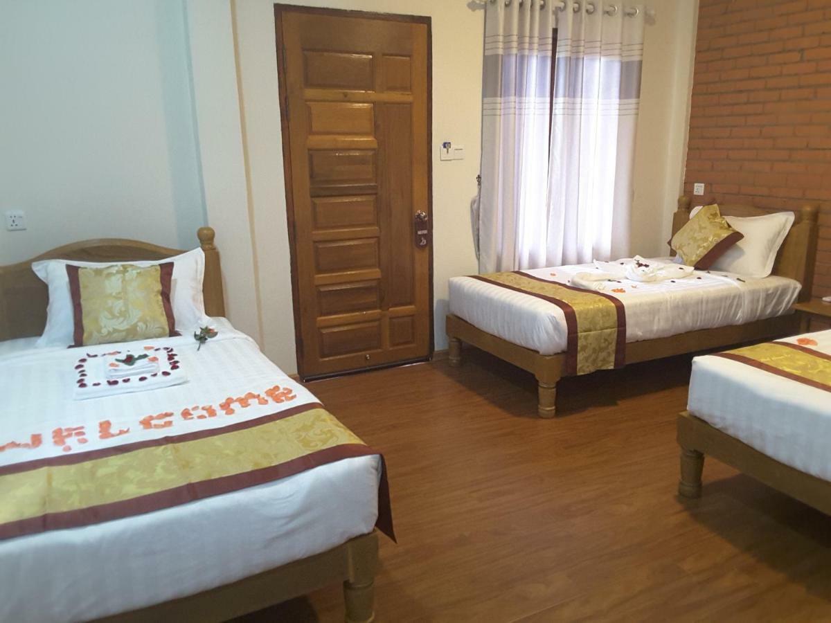 A Little Bit Of Bagan Hotel Buitenkant foto