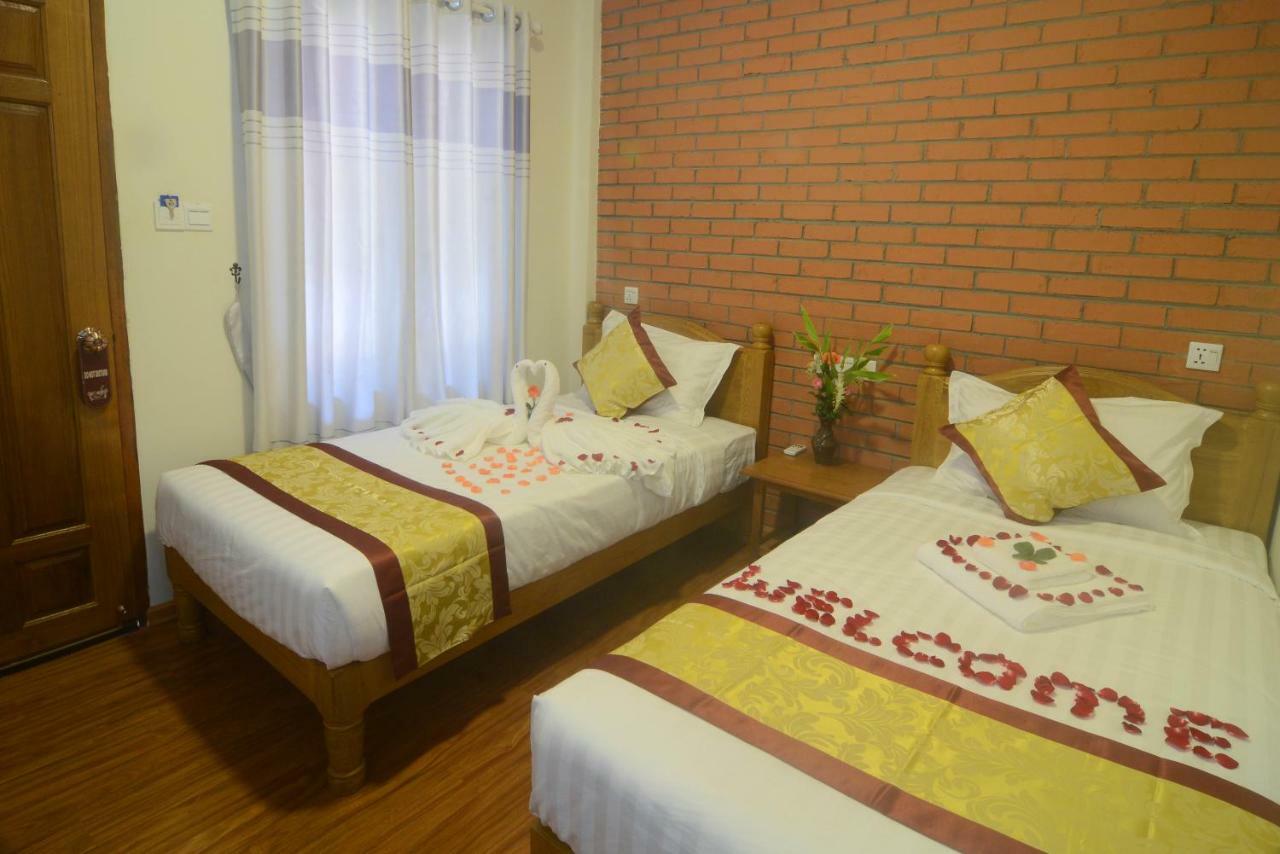 A Little Bit Of Bagan Hotel Buitenkant foto