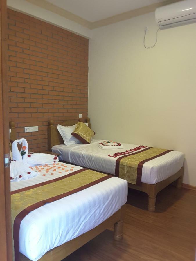A Little Bit Of Bagan Hotel Buitenkant foto